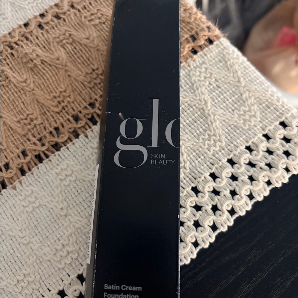 Glo Skin Beauty Foundation Box - Black and White Label